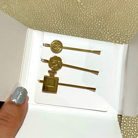 Chanel hair clips - Picture 2 of 2